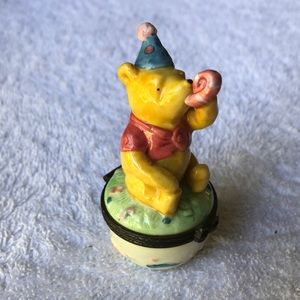 Vintage Disney Winnie the Pooh”Birthday”Porcelain box